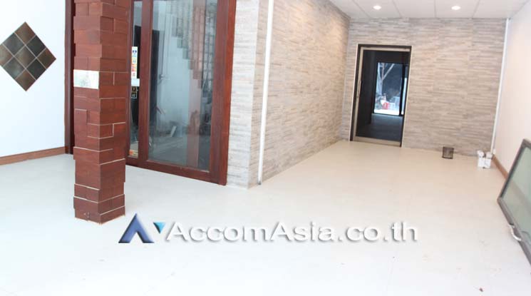  2  Studio Office Space For Rent in Sukhumvit ,Bangkok BTS Phrom Phong AA17557
